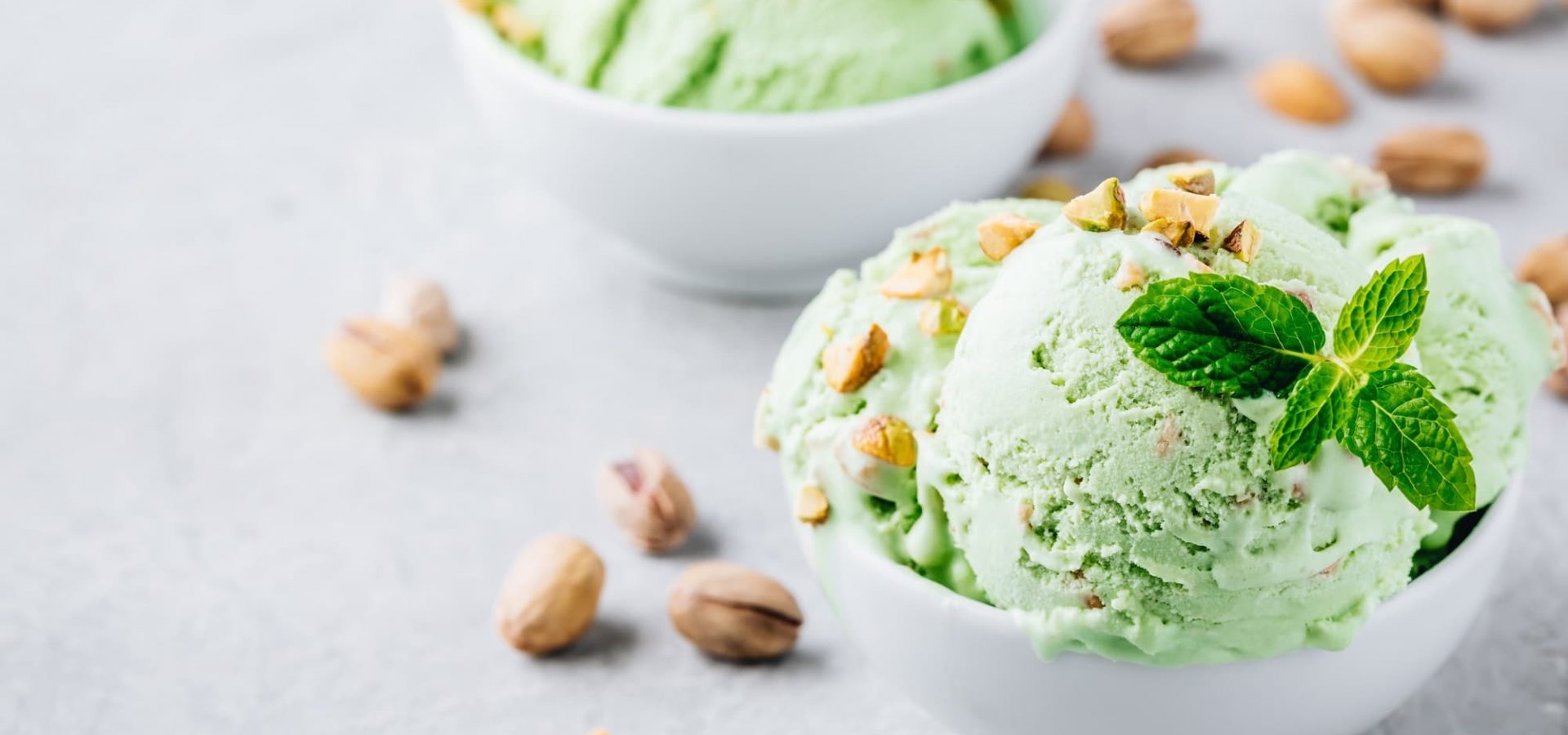 homemade-green-pistachio-ice-cream-with-mint-leaves (1)